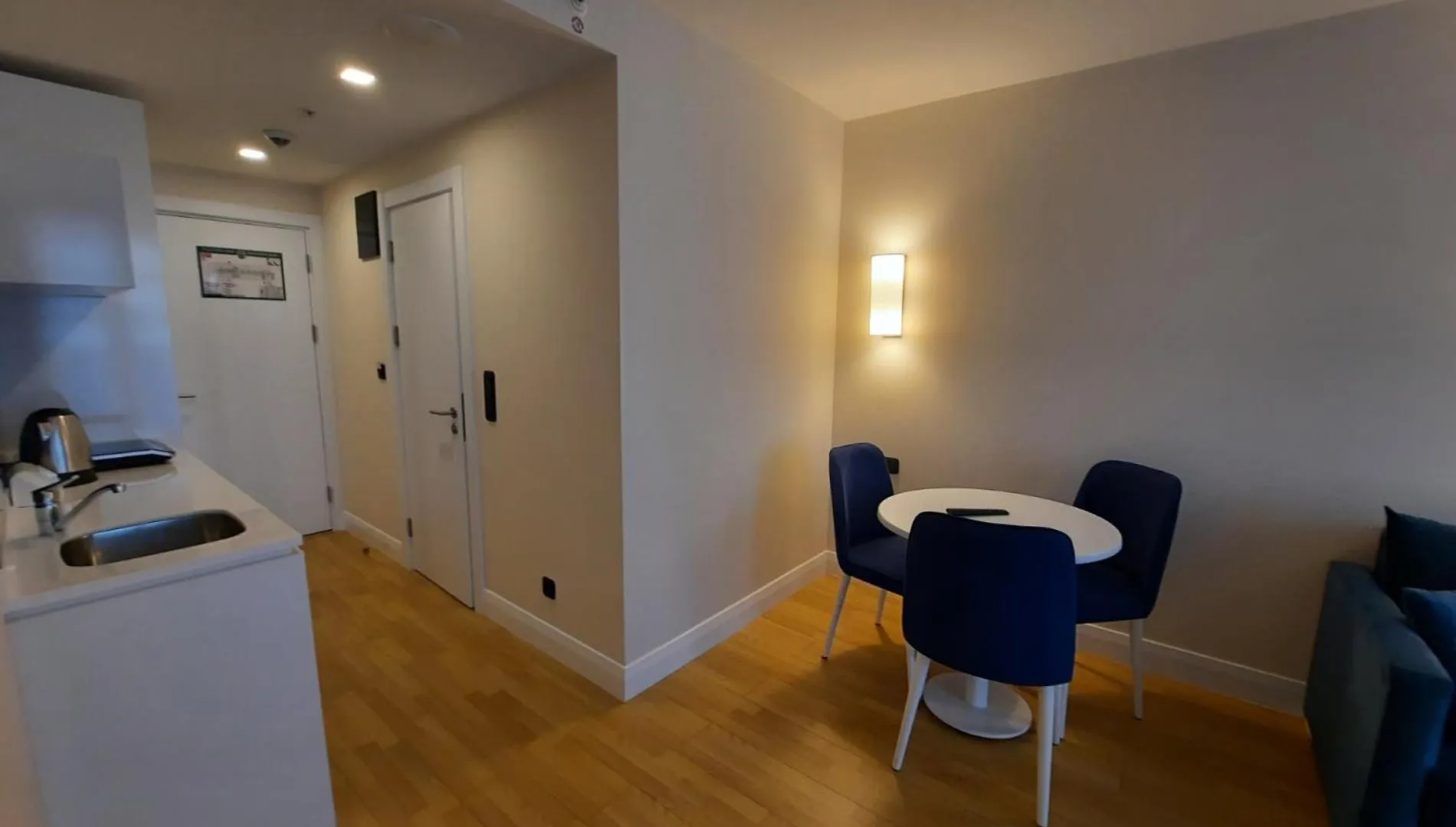 Apartment 2-Комнатная Студия В Батуми