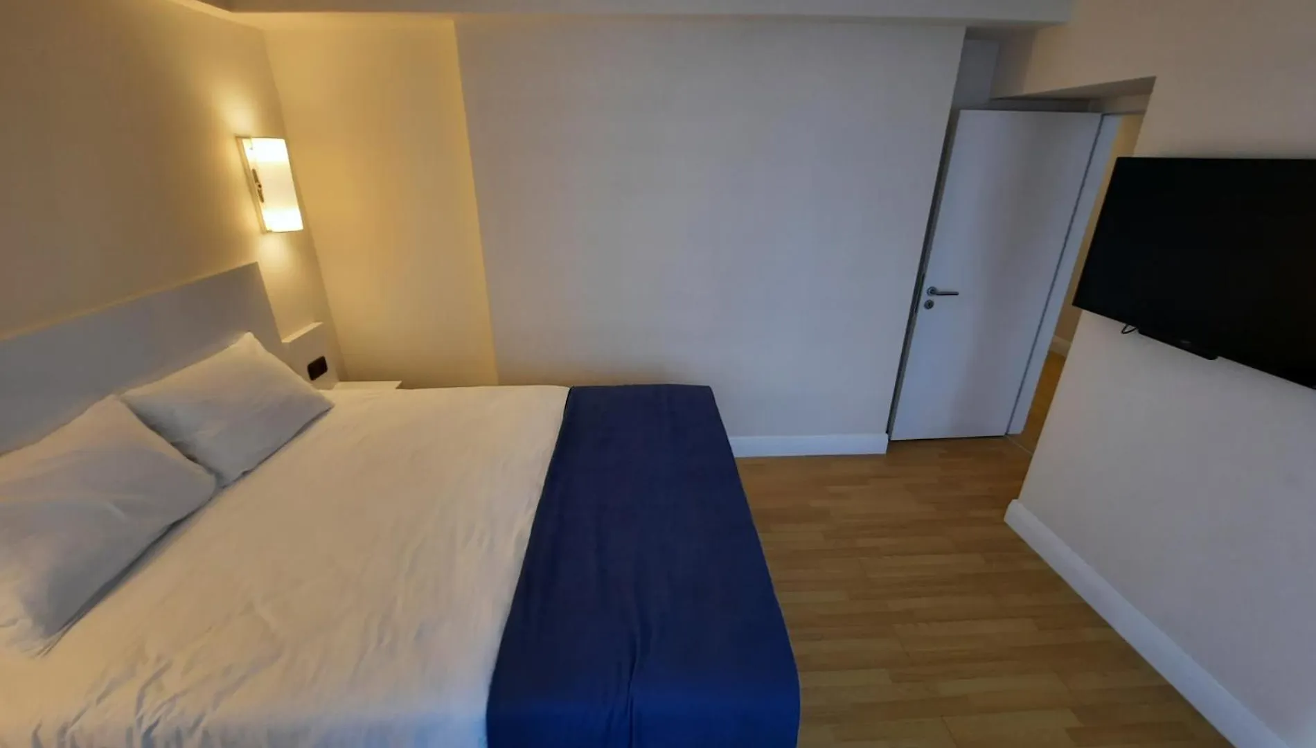 Apartment 2-Комнатная Студия В Батуми